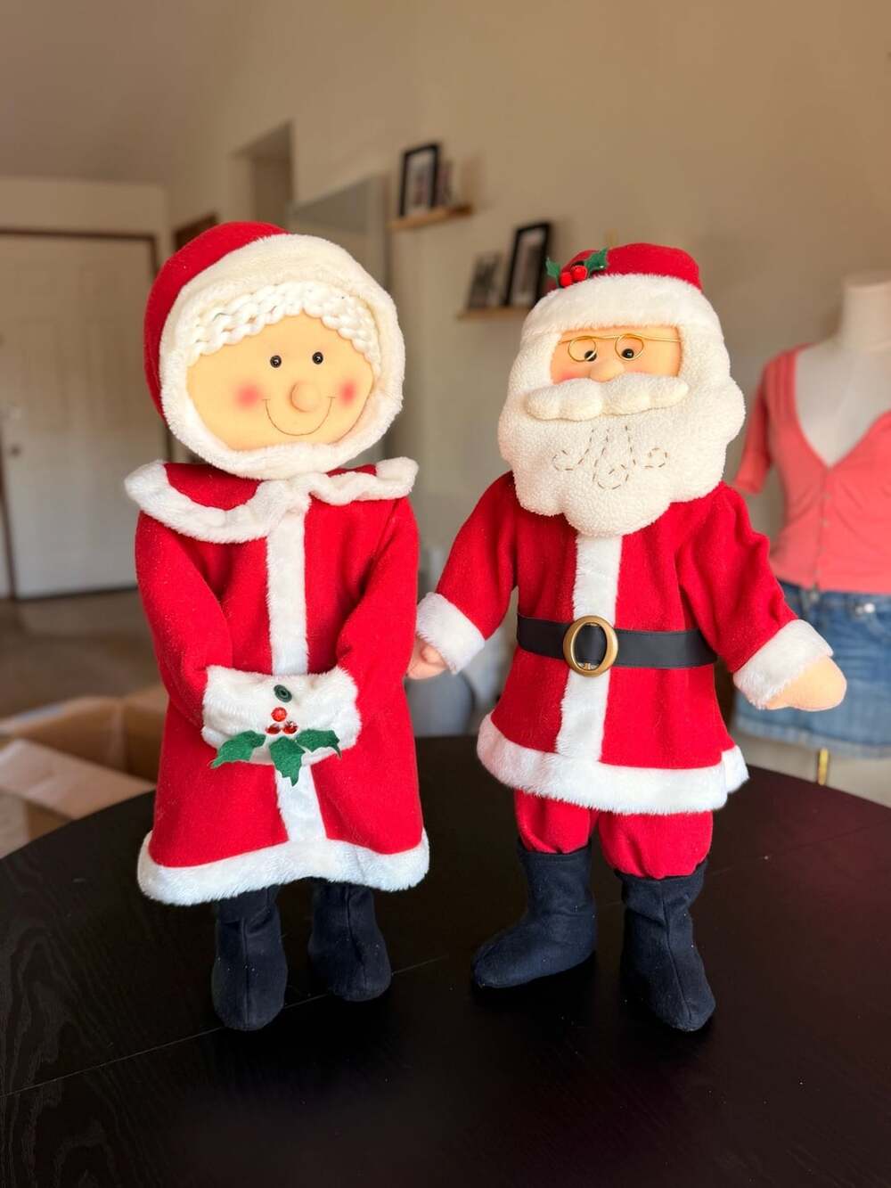 Vintage Christmas Santa Mrs. Claus Motion Activated Greeting Set Large